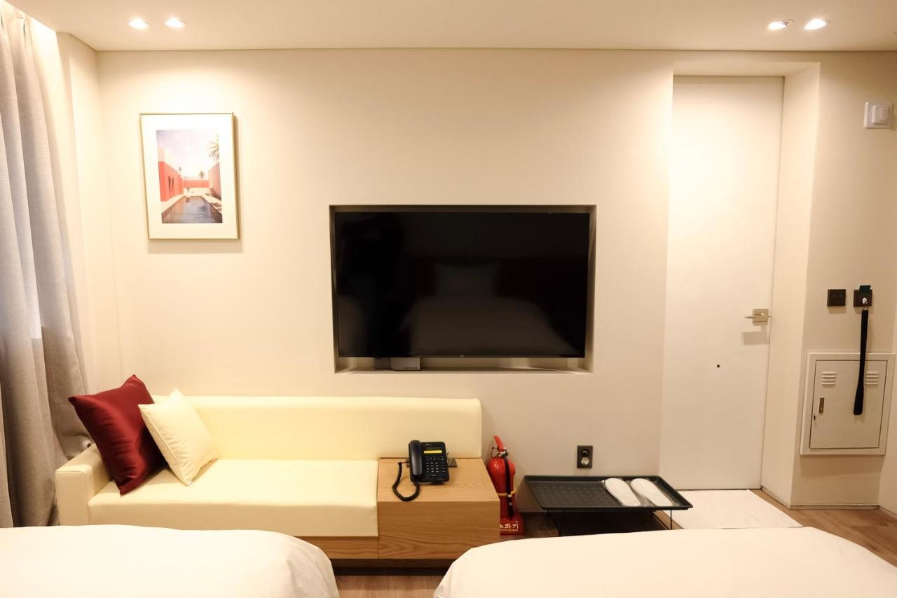 Eden Foret Hotel Chungju Exterior photo
